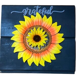 Sunflower “Grateful” Decorative Wood Sign